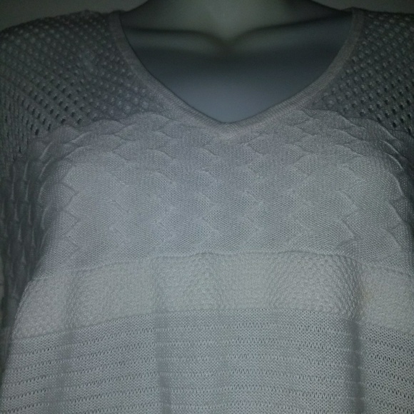 Signature Studio Top - Picture 2 of 4